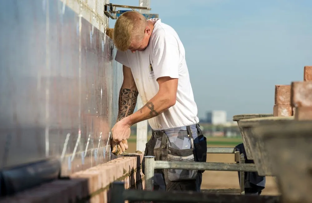 Artisan Maisons Baijot au travail